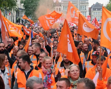 France-Wide Protest Demonstrations Draws Hundreds of Thousands Protesting In France